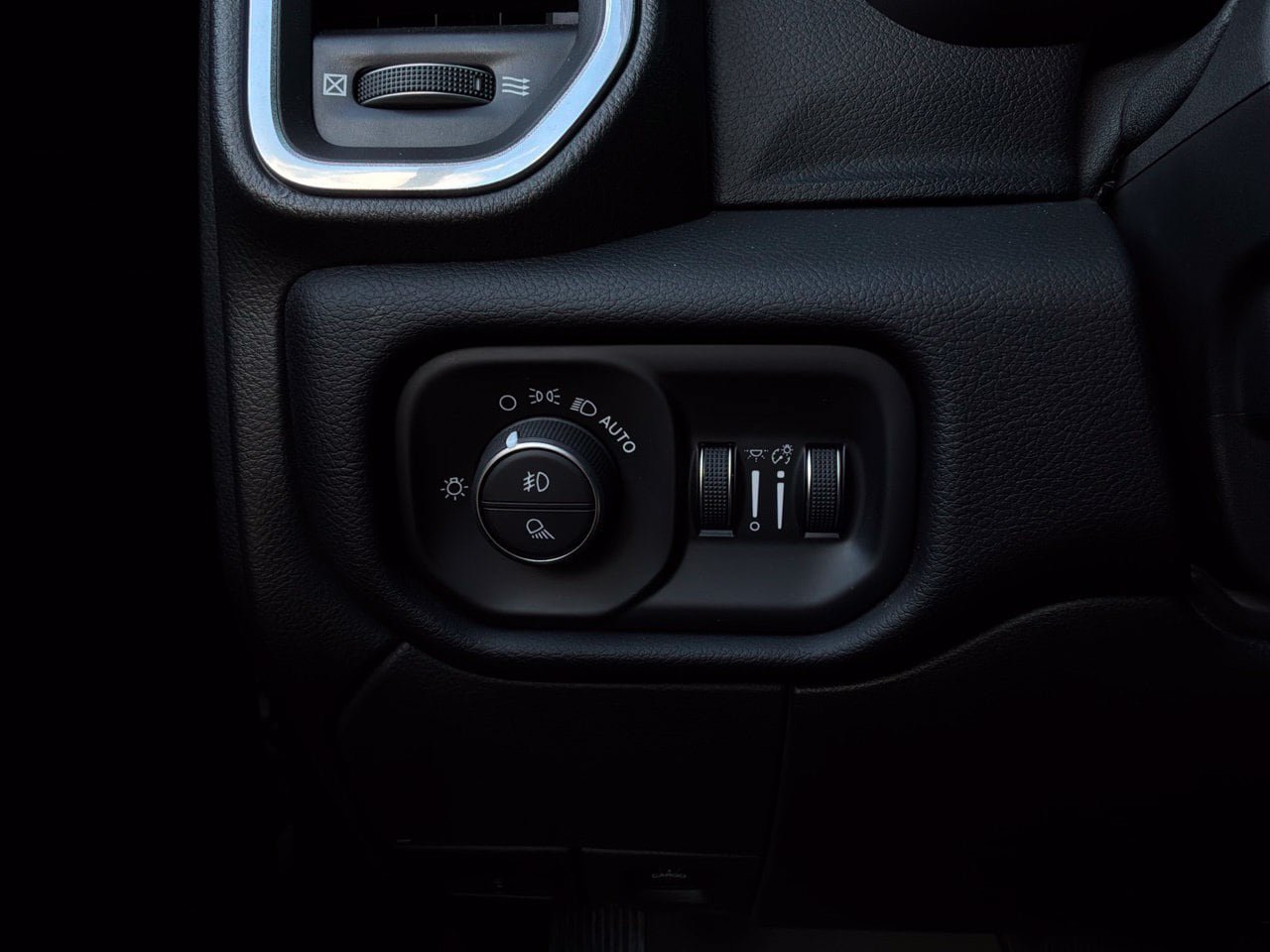 Used 2021 RAM 2500 Laramie w/ Night Edition AWD/4WD image 31