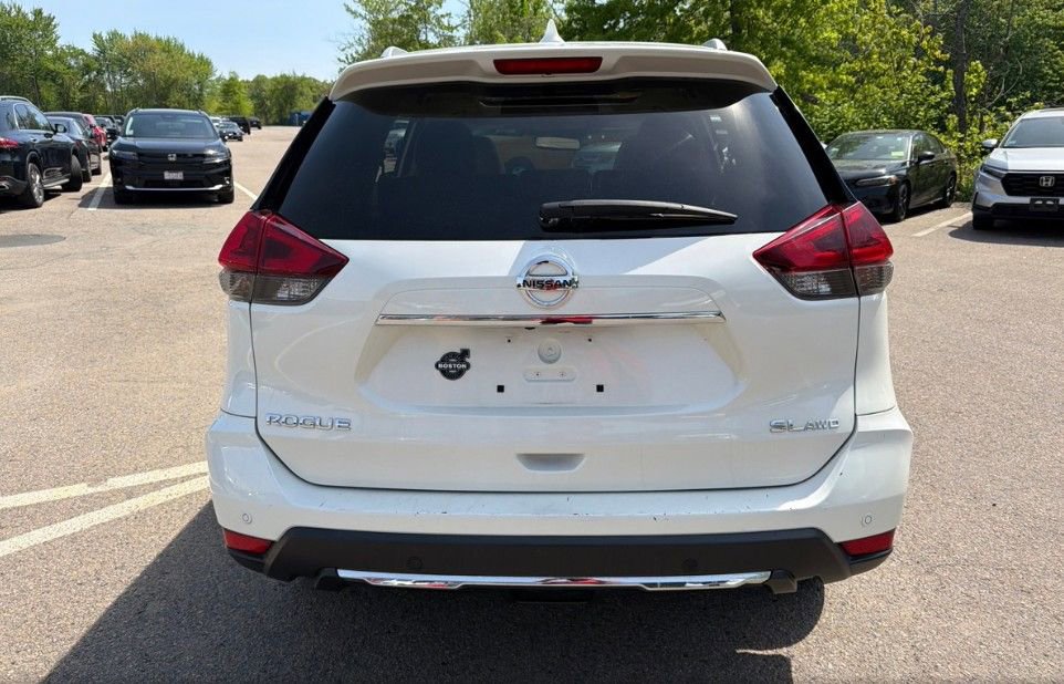 Used 2019 Nissan Rogue SL w/ Premium Package AWD/4WD image 4