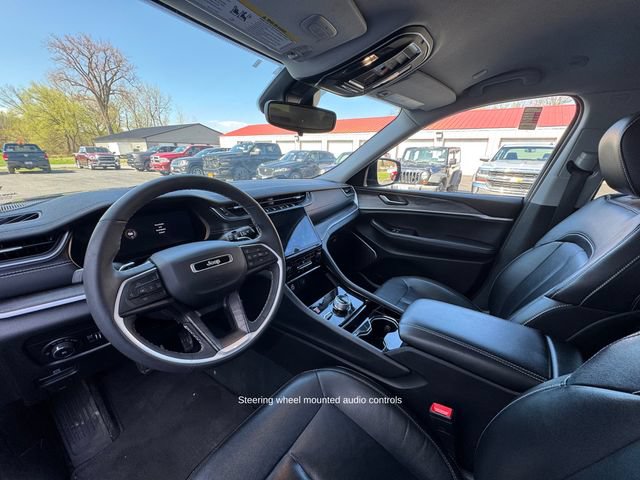 Used 2023 Jeep Grand Cherokee L Limited AWD/4WD image 23