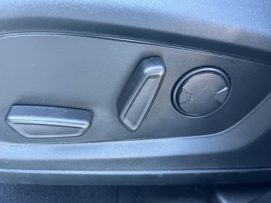 Used 2020 Ford Explorer XLT w/ Equipment Group 202A image 16