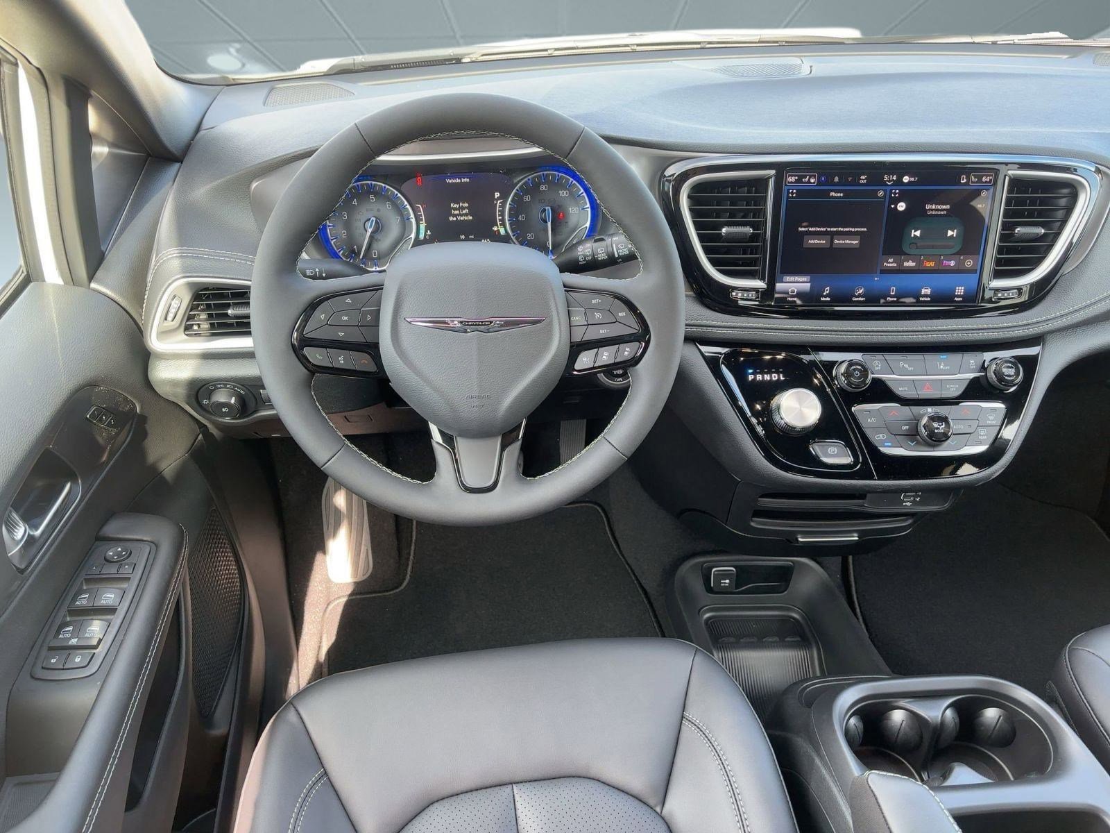 Used 2026 Chrysler Pacifica Select w/ S Appearance Package image 26