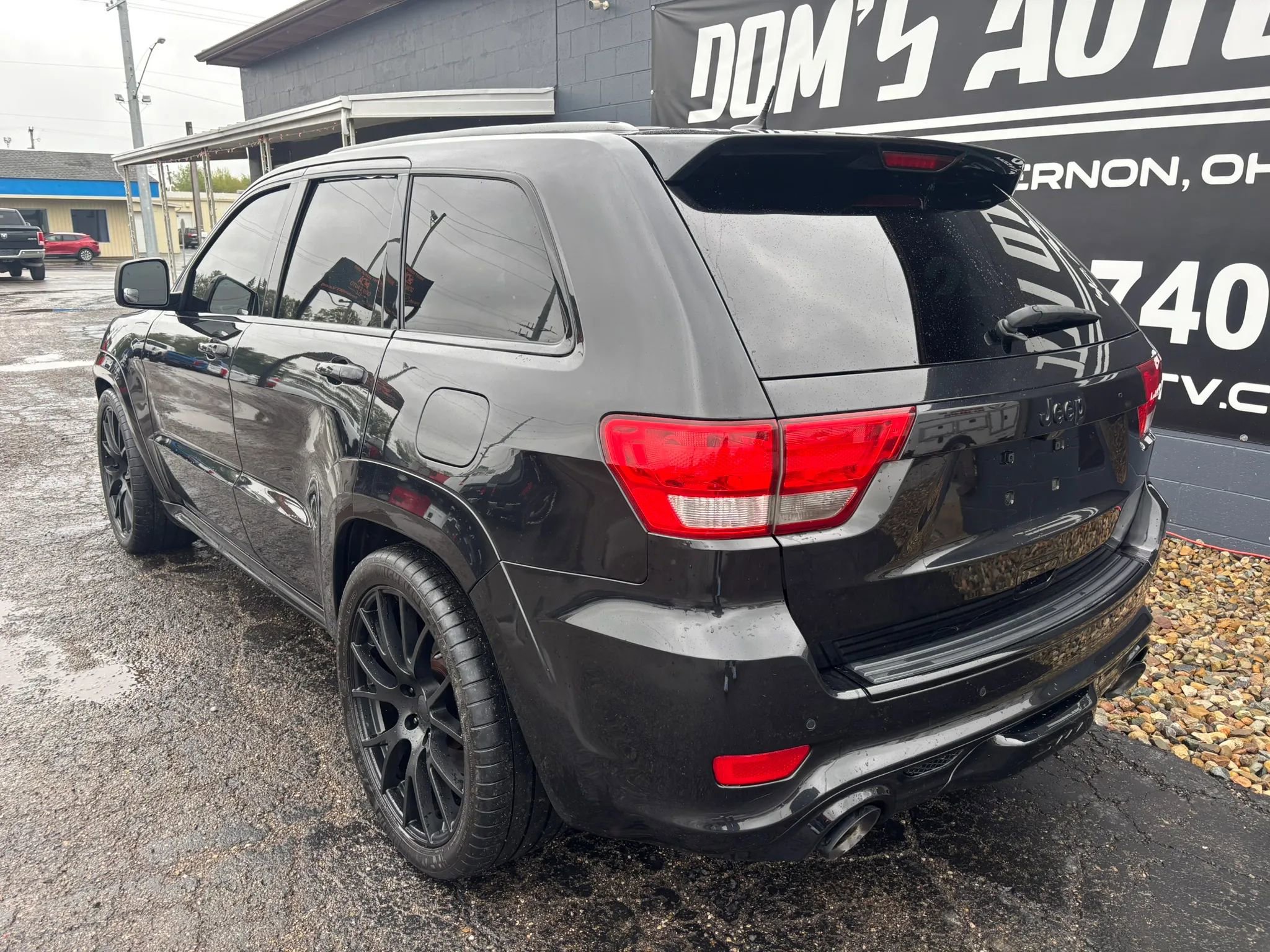 Used 2012 Jeep Grand Cherokee SRT8 w/ Luxury Group II AWD/4WD image 3