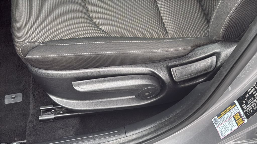 Used 2023 Kia Forte LXS FWD image 11