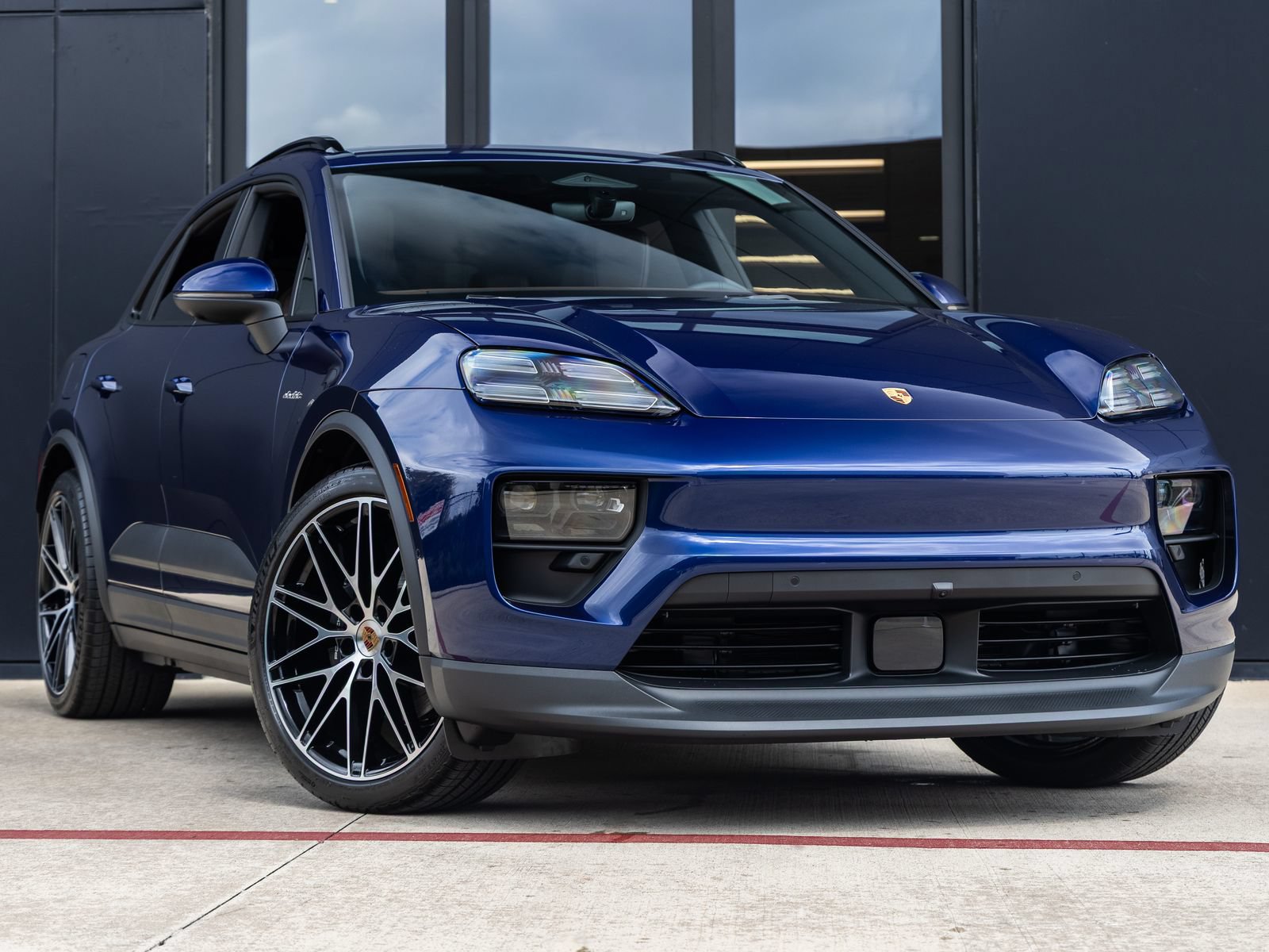 New 2026 Porsche Macan 4 Electric AWD/4WD image 6