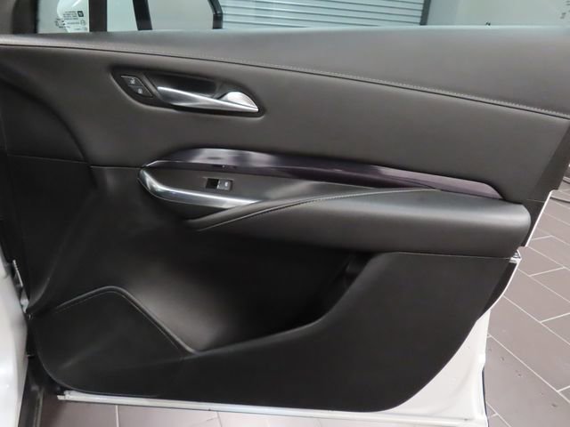 Used 2022 Cadillac XT4 Luxury w/ Cold Weather Package image 14
