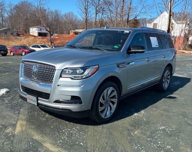 Used 2023 Lincoln Navigator Reserve image 4