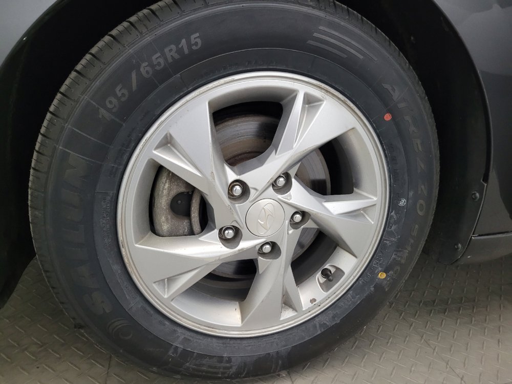 Used 2021 Hyundai Elantra SE FWD image 31