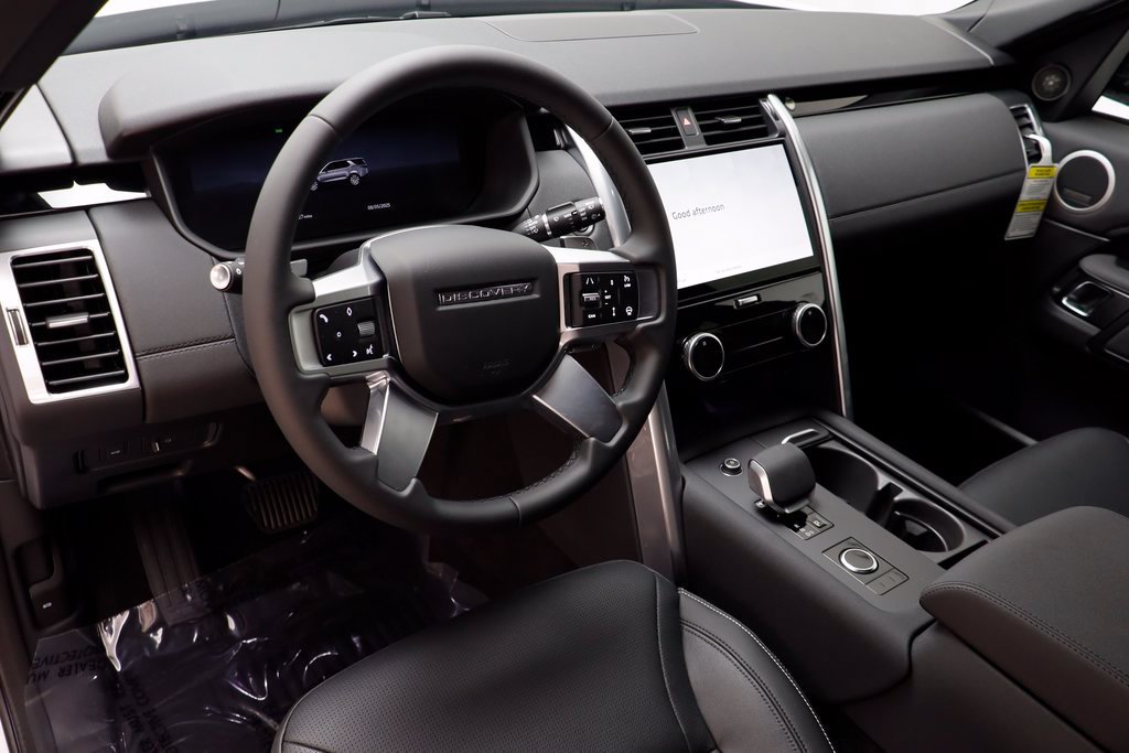 New 2025 Land Rover Discovery S AWD/4WD image 8