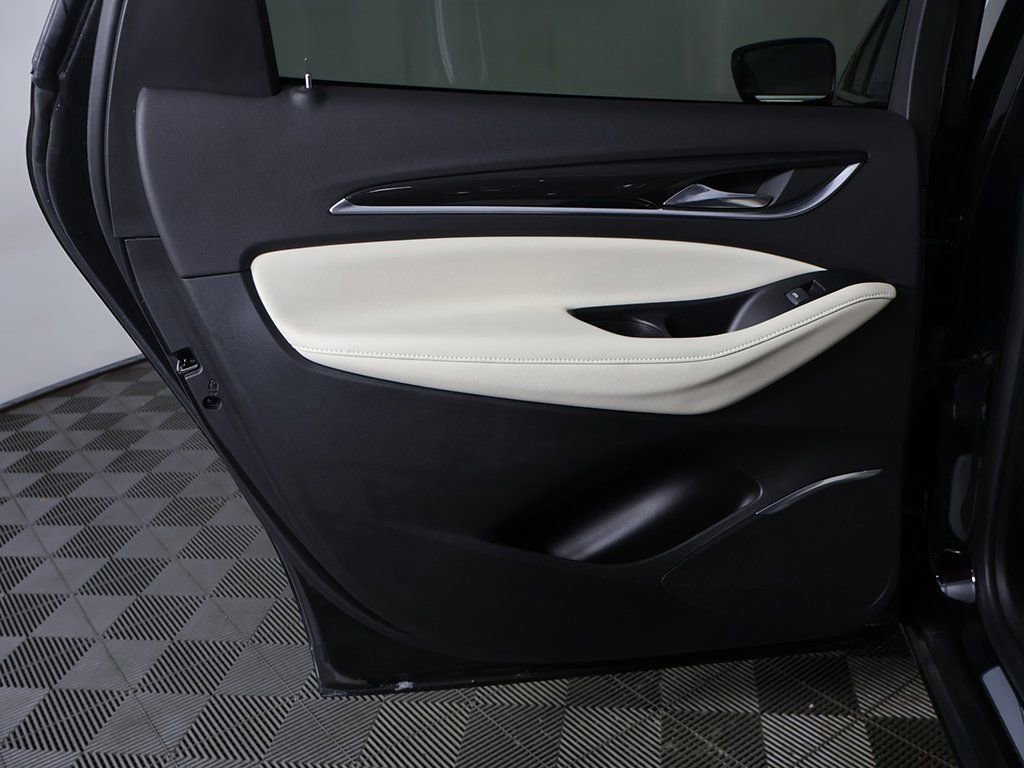 Used 2023 Buick Enclave Essence image 27