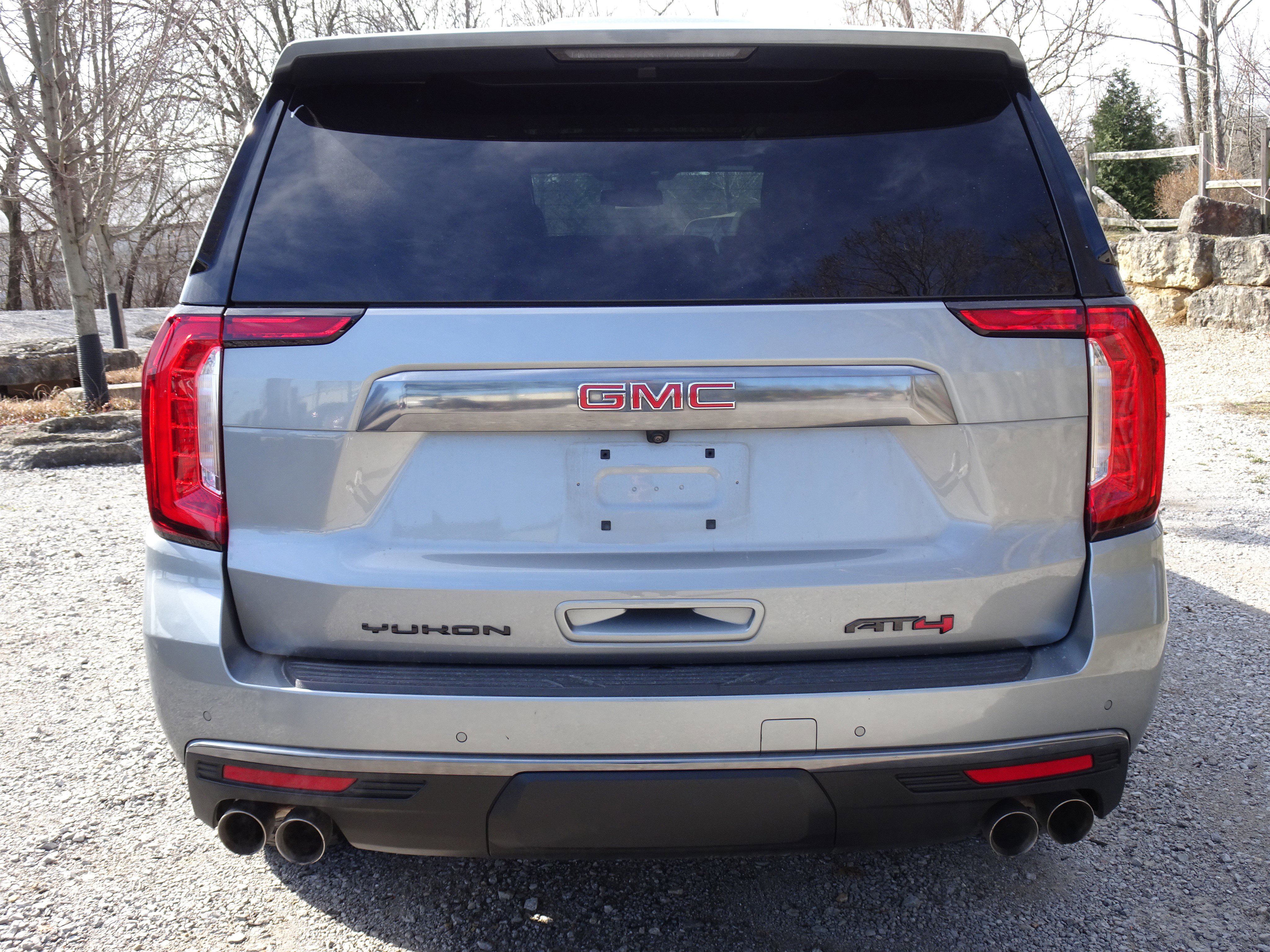Used 2023 GMC Yukon XL AT4 w/ AT4 Premium Package image 9