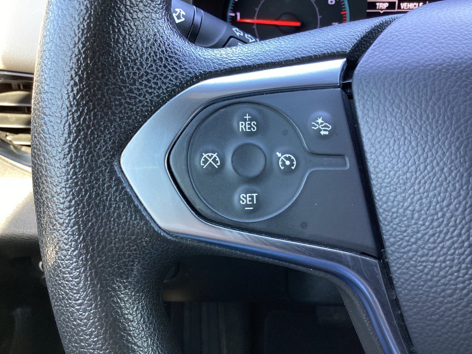 Used 2023 Chevrolet Traverse LS FWD image 6
