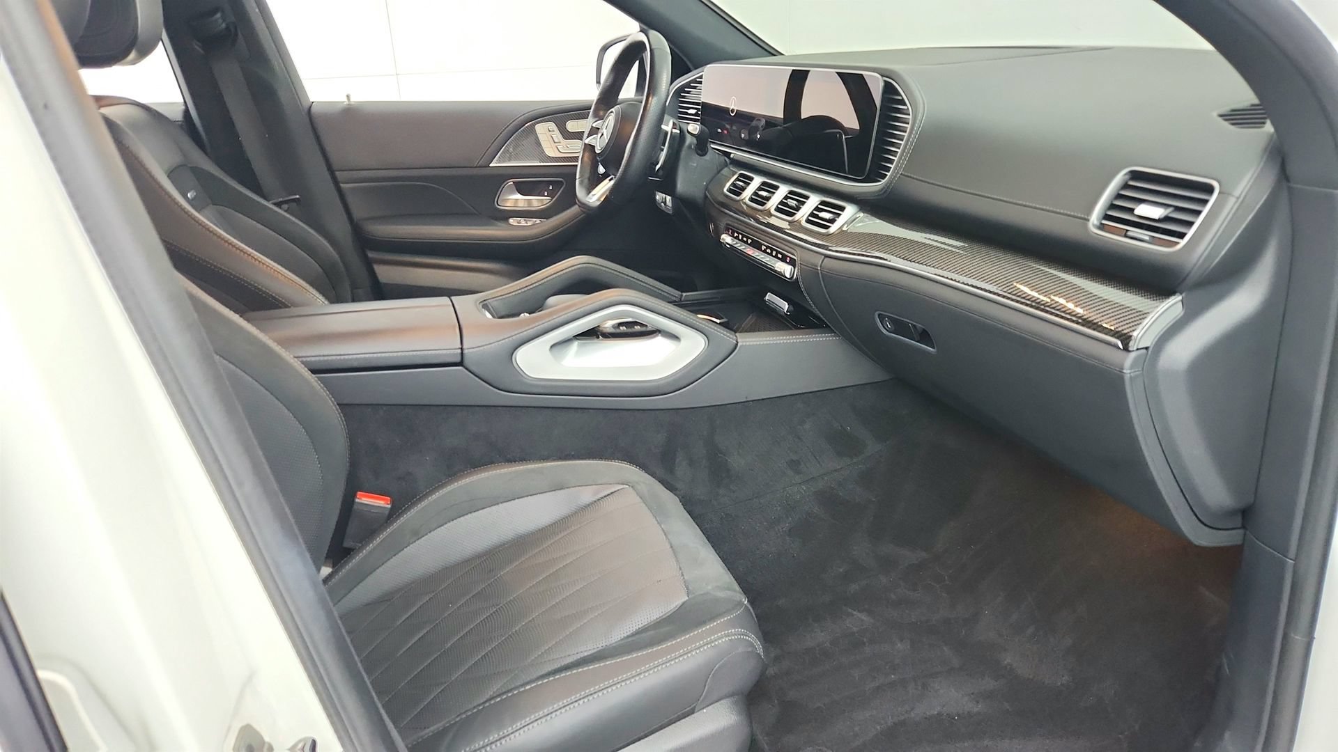 Used 2024 Mercedes-Benz GLE 53 AMG 4MATIC Coupe image 27