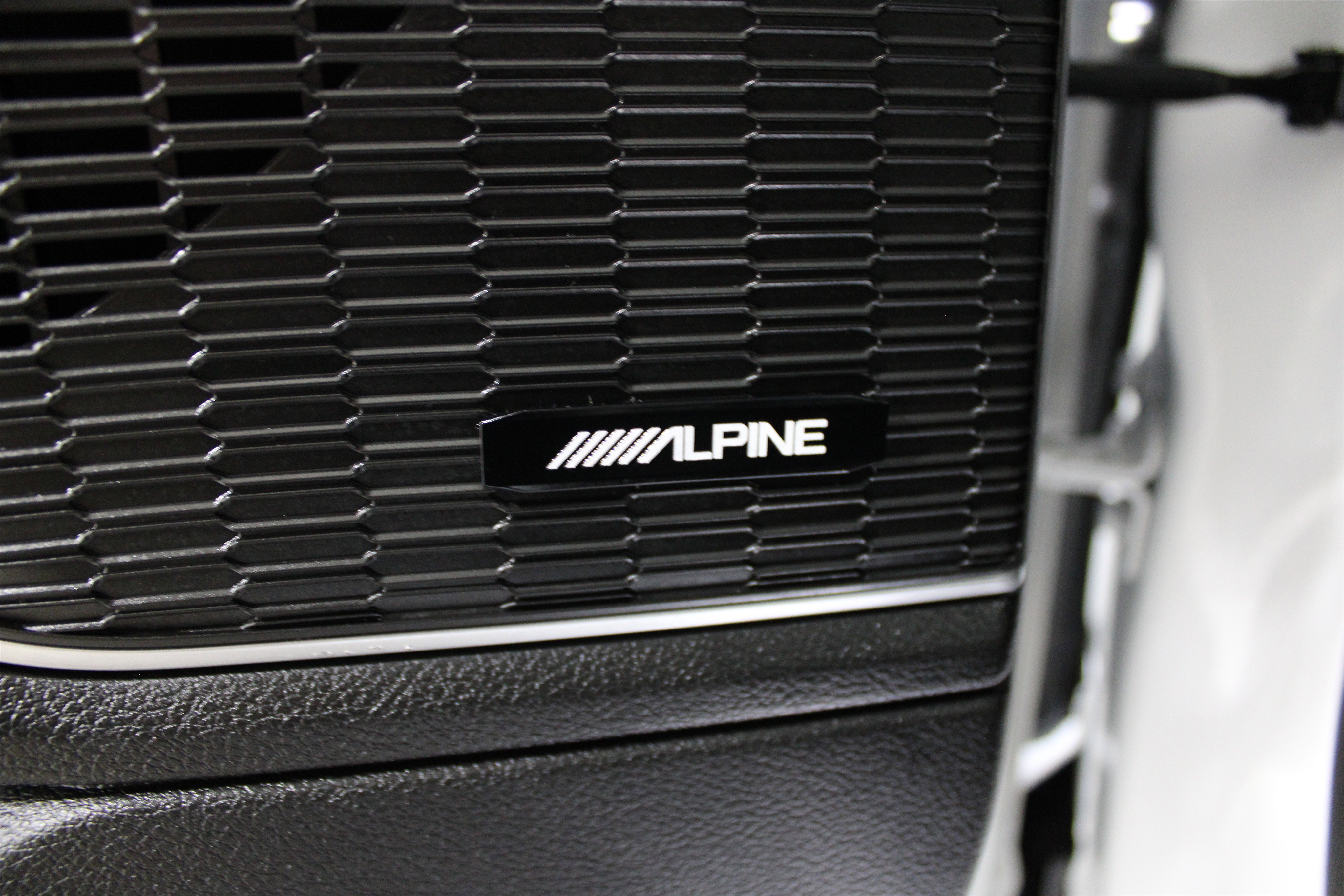 Used 2022 Jeep Grand Cherokee Limited 4xe image 8