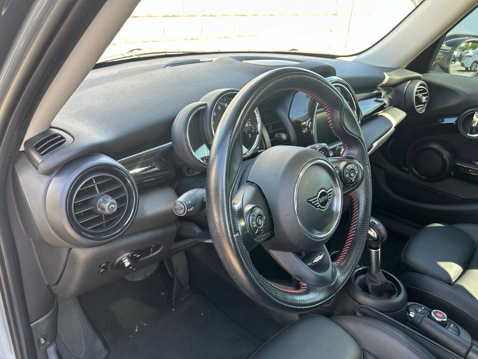 Used 2019 MINI Cooper S w/ Signature Upholstery Package FWD image 7