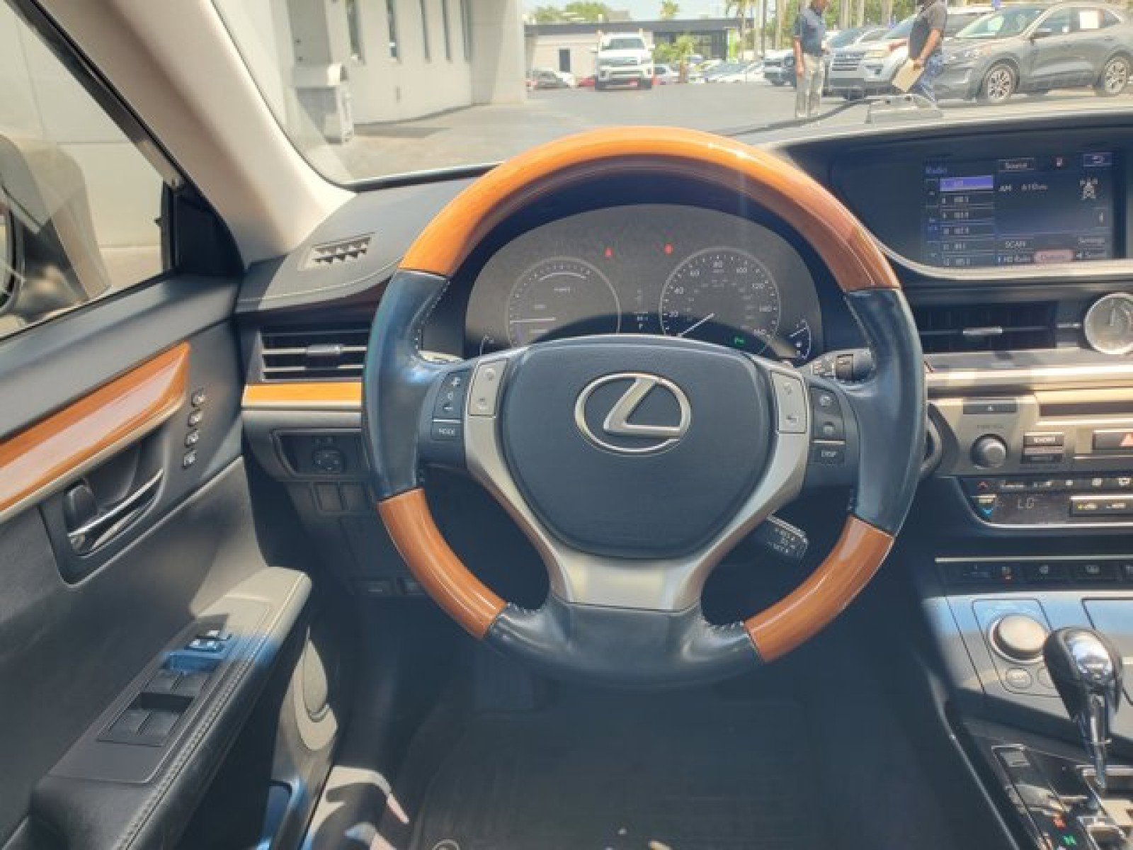 Used 2015 Lexus ES 300h w/ Navigation System Package FWD image 19