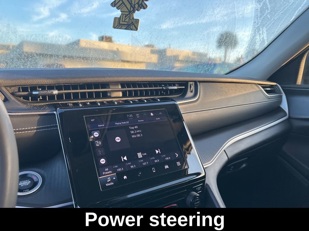 Used 2023 Jeep Grand Cherokee L Laredo image 12