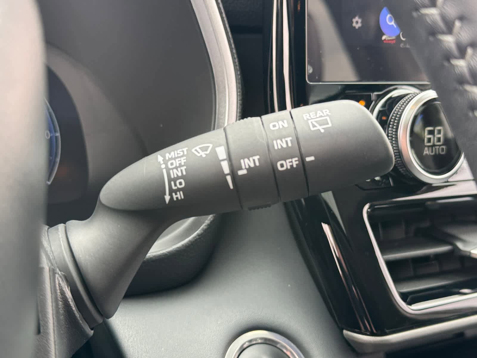 Used 2025 Toyota Highlander Limited AWD/4WD image 19