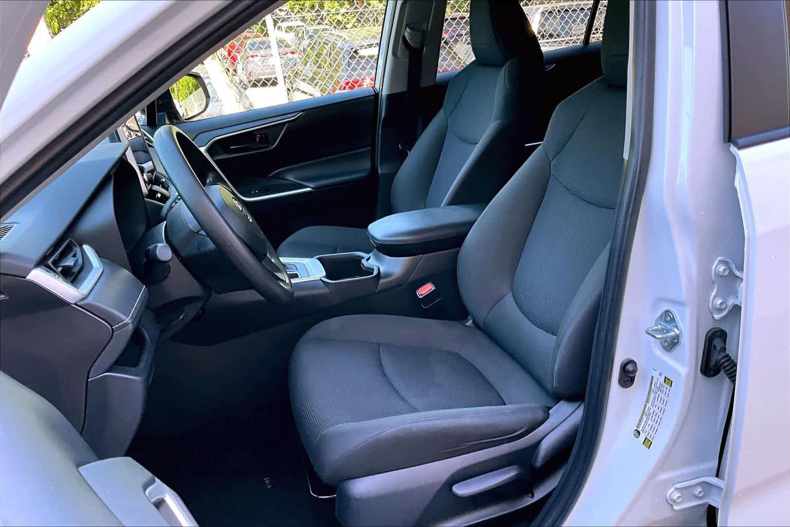 Certified 2024 Toyota RAV4 LE AWD/4WD image 8
