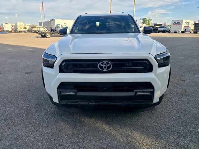 Used 2025 Toyota 4Runner SR5 AWD/4WD image 9