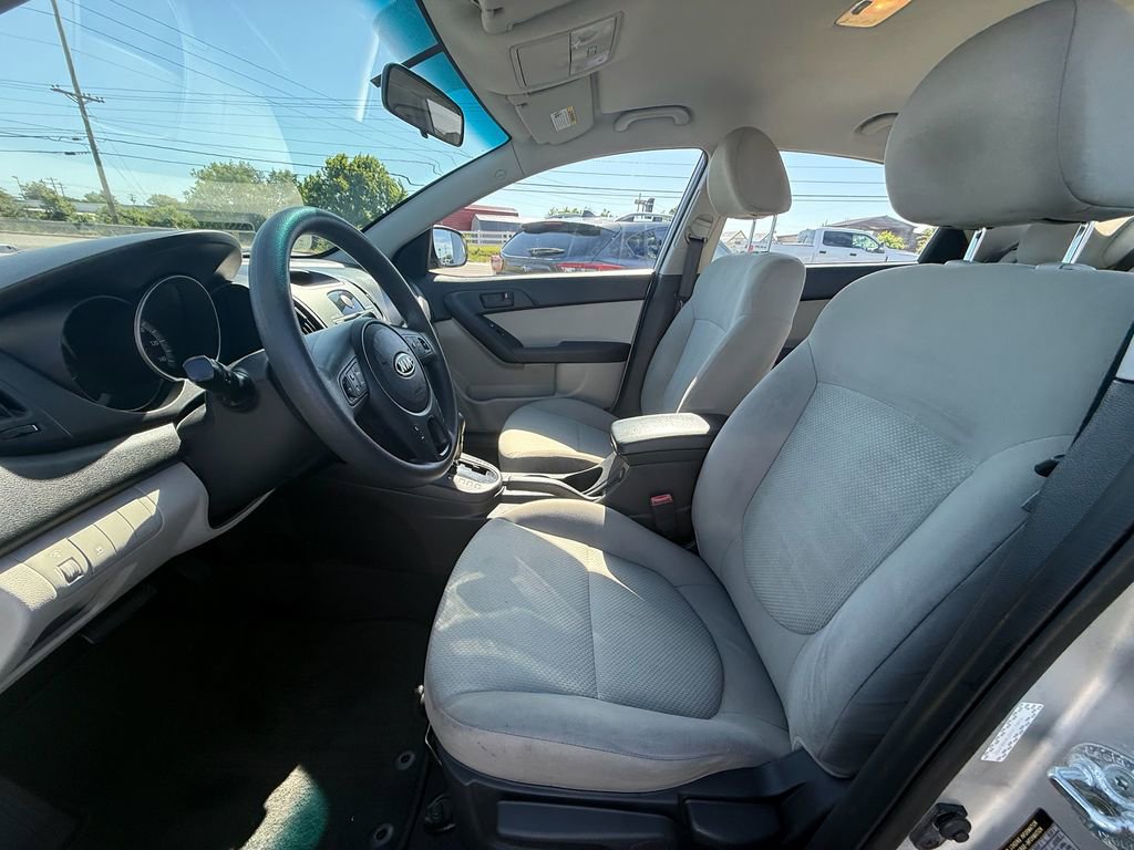Used 2010 Kia Forte EX FWD image 11