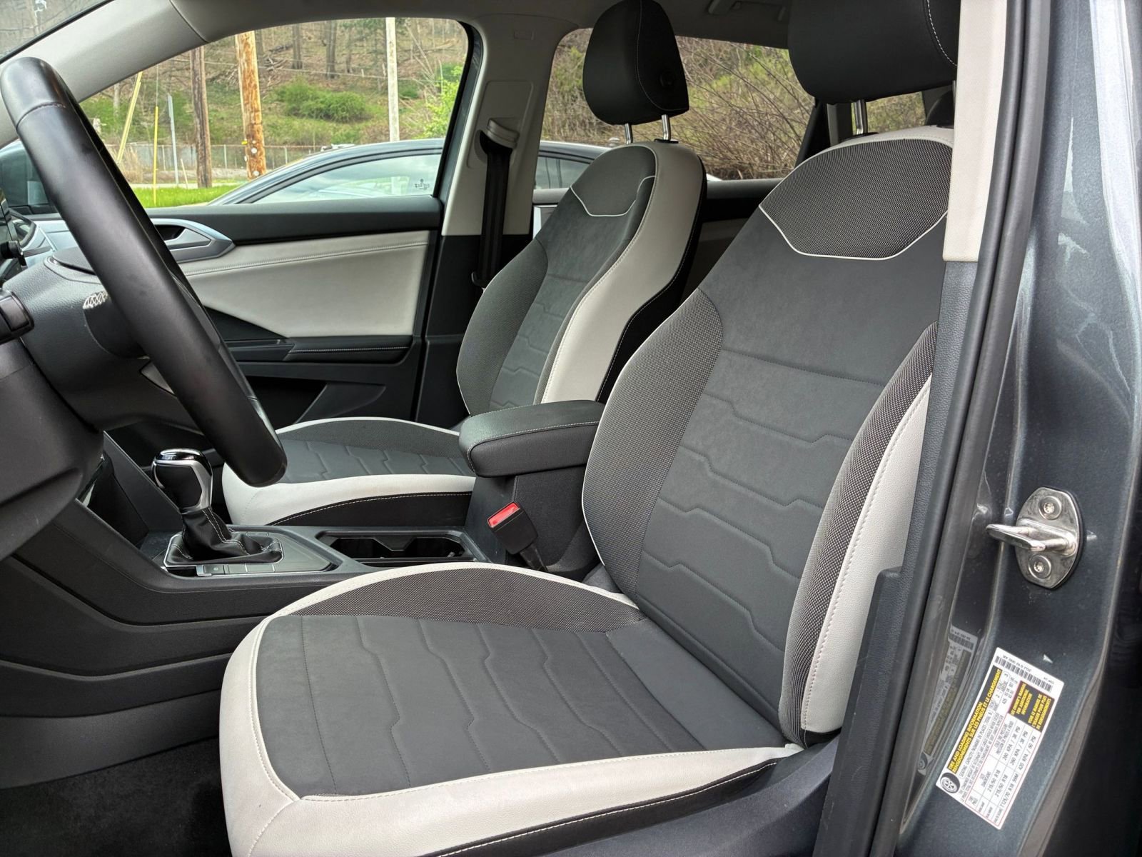 Used 2025 Volkswagen Taos SE FWD image 37