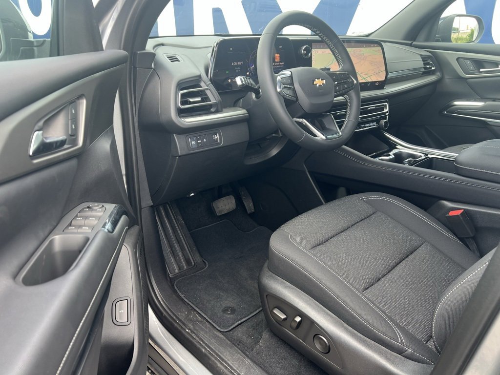 New 2025 Chevrolet Traverse LT image 11