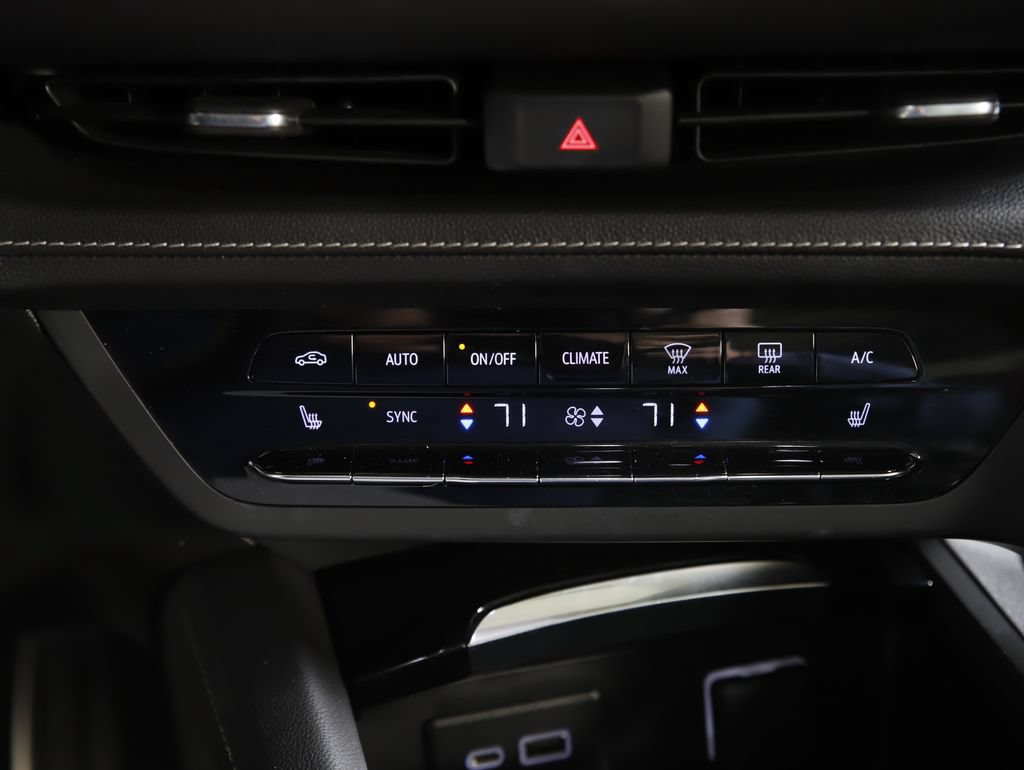 Used 2023 Buick Envision Essence w/ Sport Touring Package AWD/4WD image 21