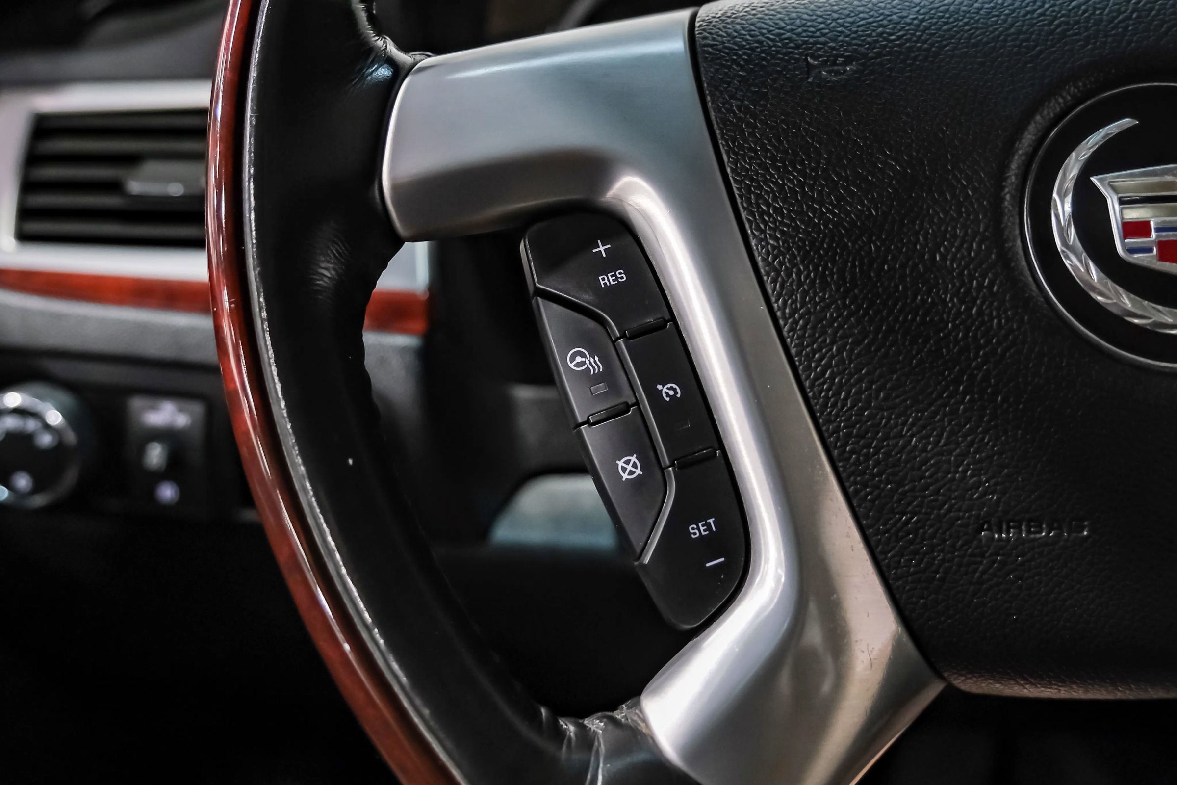 Used 2013 Cadillac Escalade EXT Premium AWD/4WD image 18