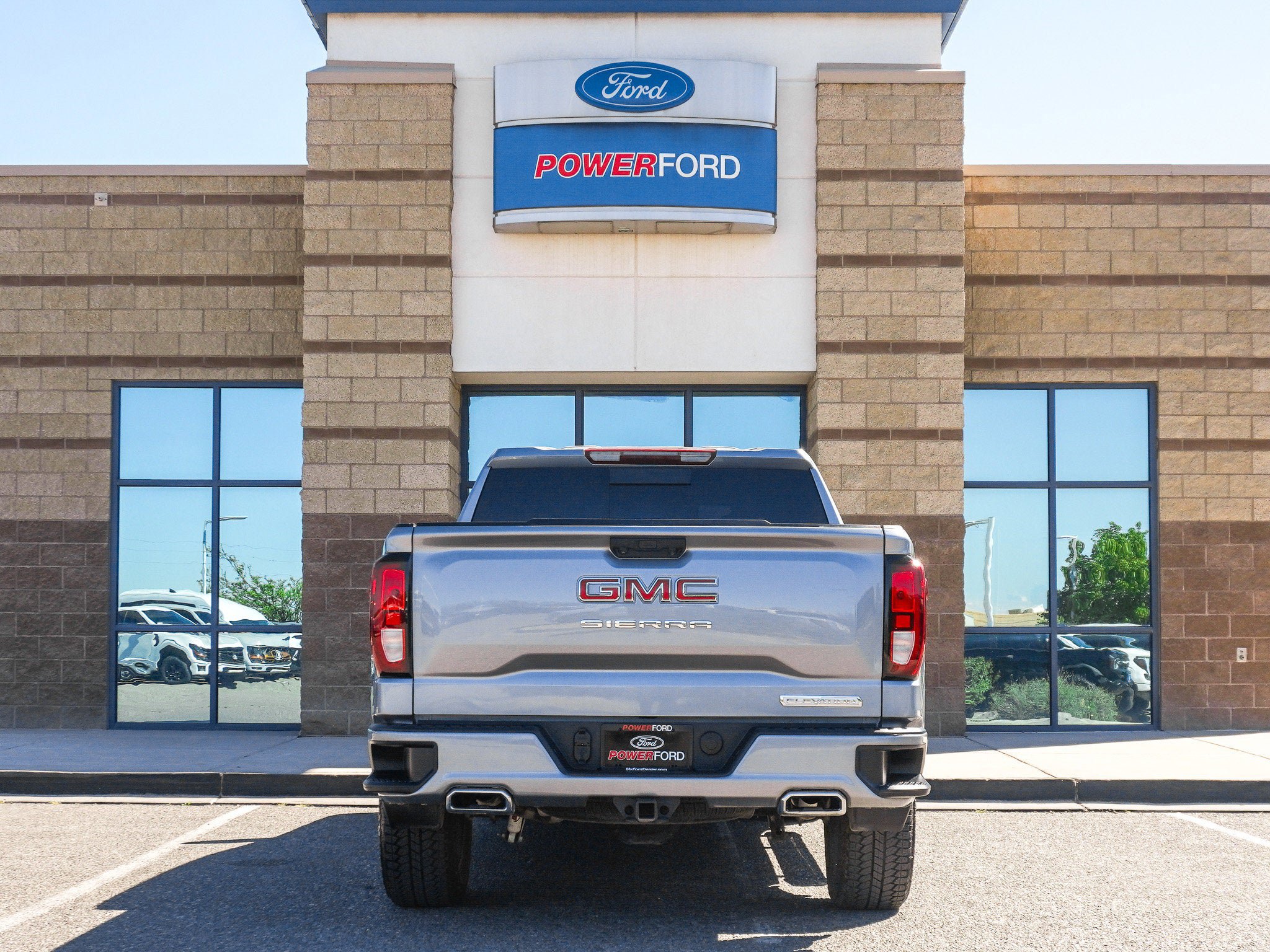 Used 2025 GMC Sierra 1500 Elevation w/ Preferred Package AWD/4WD image 7