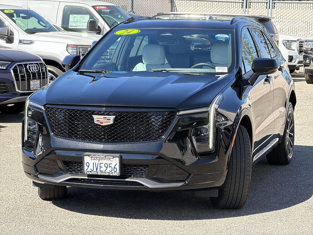 Used 2024 Cadillac XT4 Sport AWD/4WD image 3
