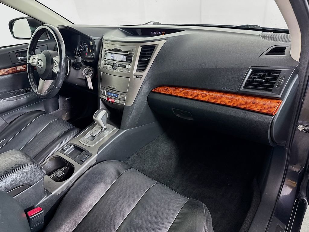 Used 2010 Subaru Outback 2.5i Limited AWD/4WD image 34