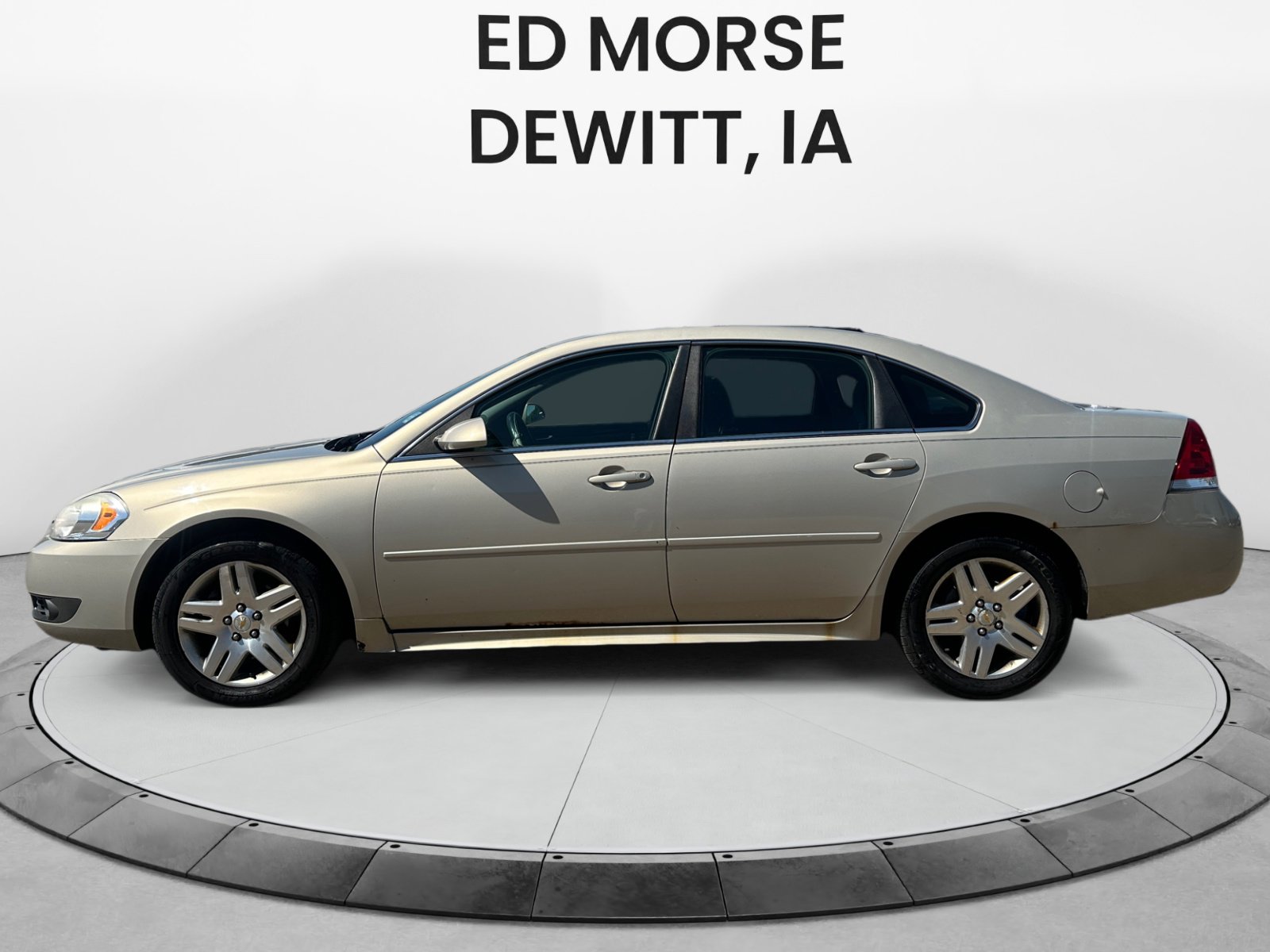 Used 2011 Chevrolet Impala LT FWD image 2