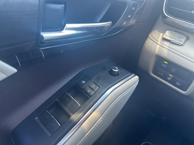 Used 2020 Toyota Highlander Platinum image 20