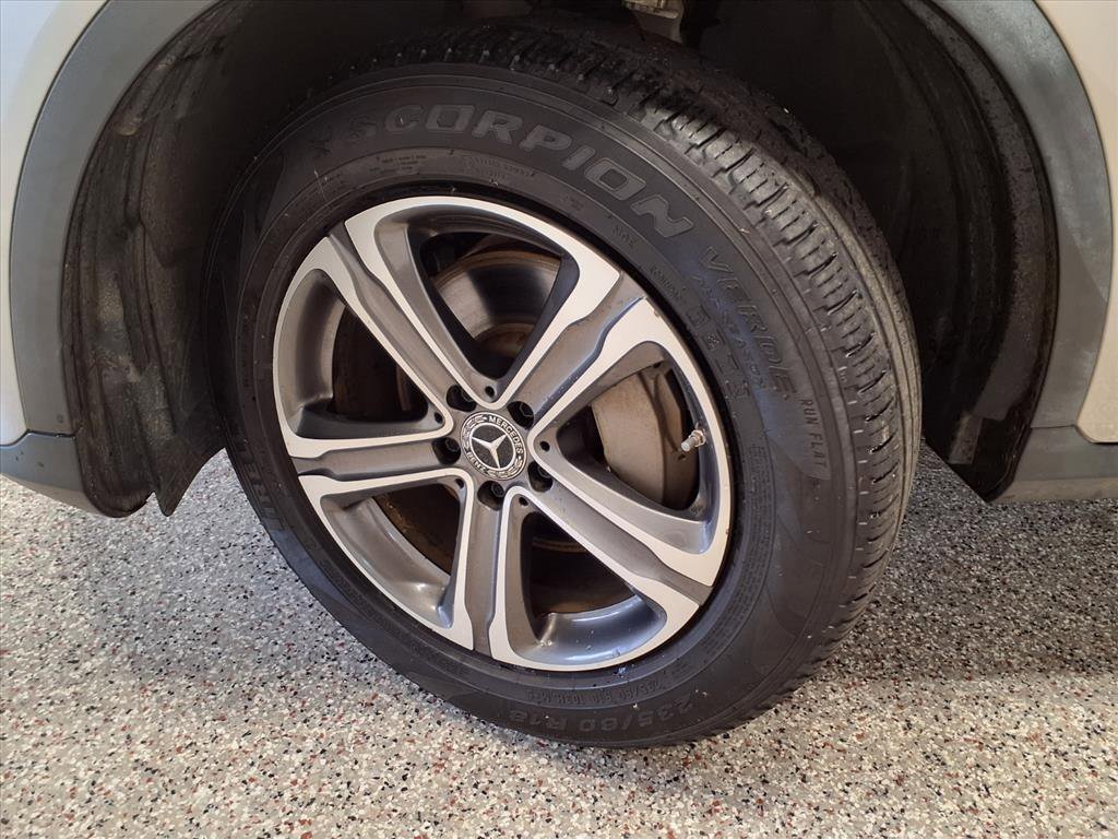 Used 2019 Mercedes-Benz GLC 300 4MATIC image 6