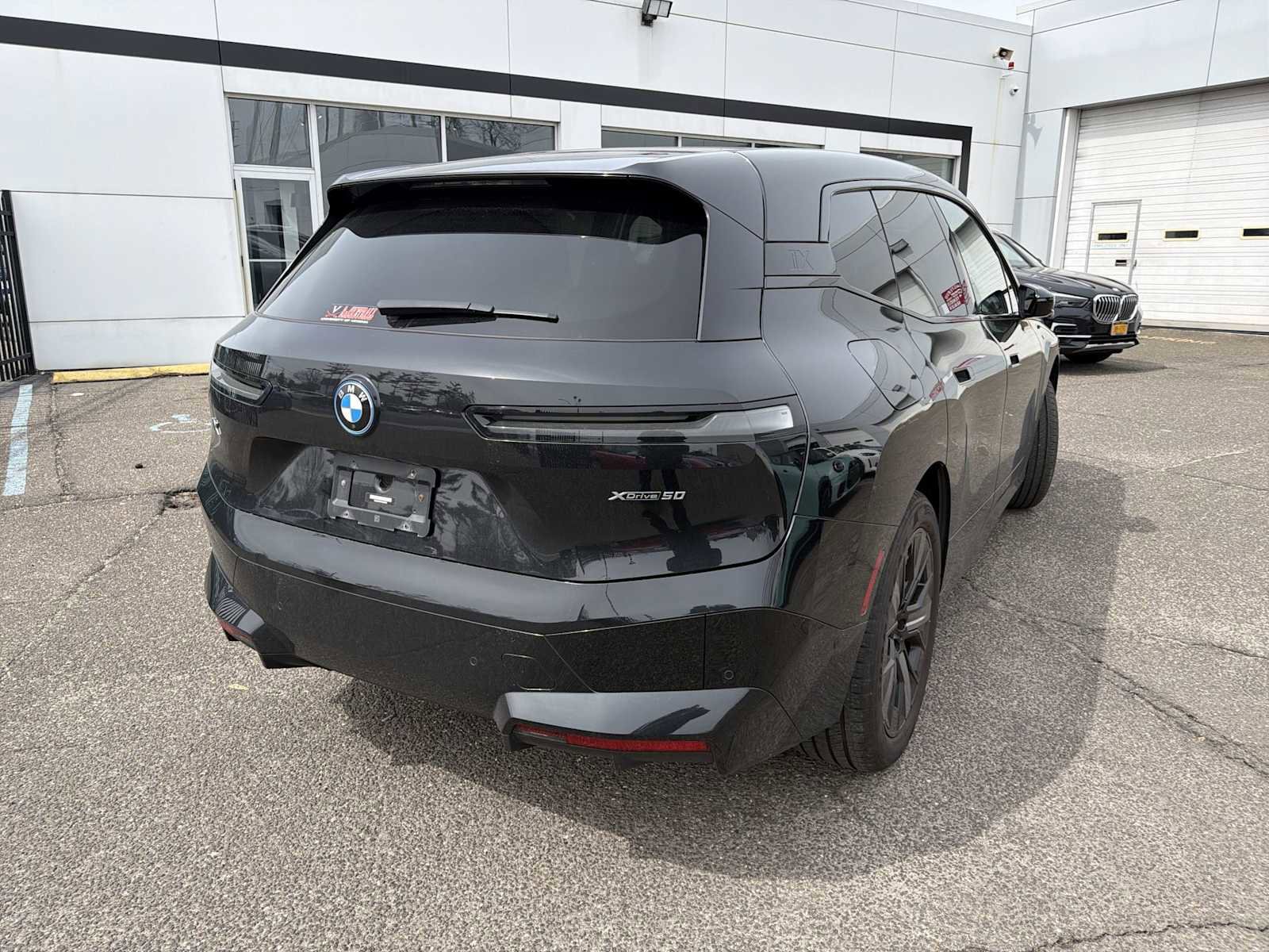 Used 2023 BMW iX xDrive50 w/ Sport Package image 6