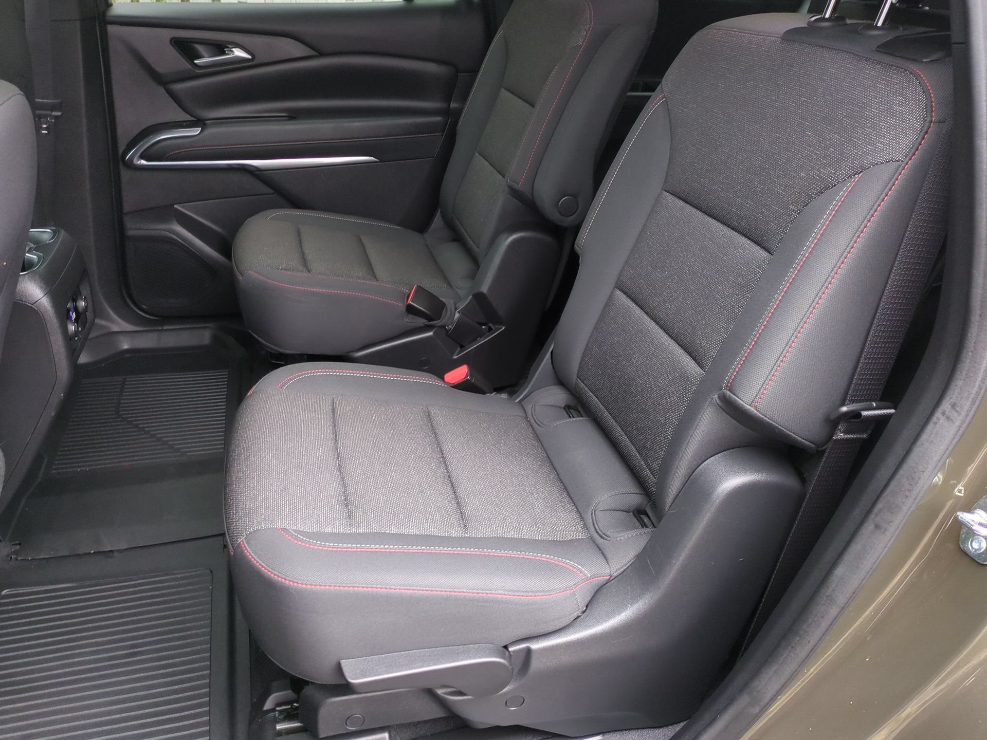 Certified 2024 Chevrolet Traverse Z71 w/ LPO, Floor Liner Package AWD/4WD image 23