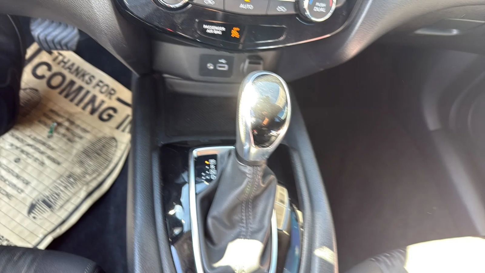 Used 2020 Nissan Rogue SV image 26