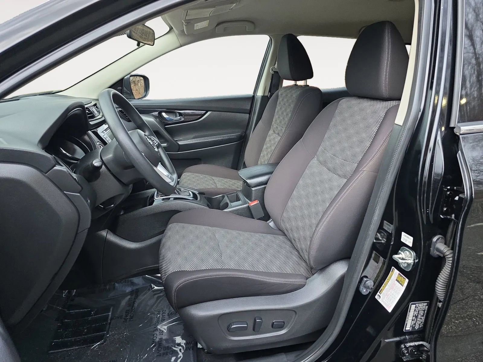 Used 2020 Nissan Rogue Sport SV image 9