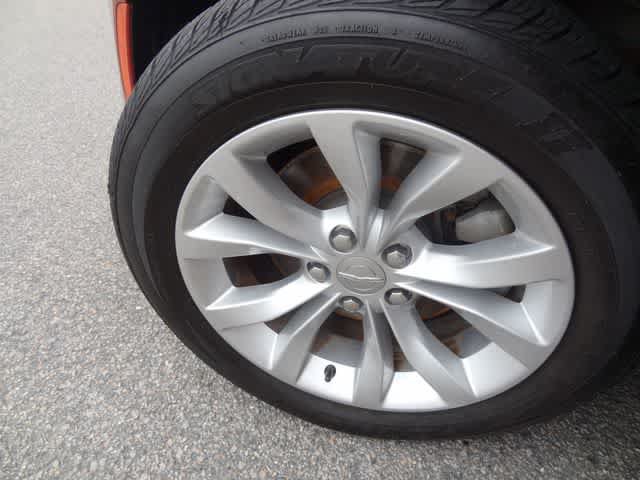 Used 2021 Chrysler 300 Touring RWD image 30