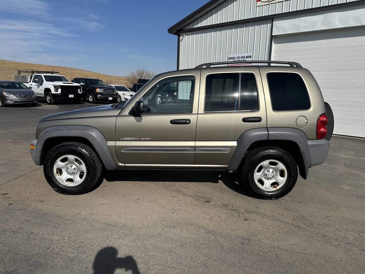 Used 2003 Jeep Liberty Sport AWD/4WD image 2