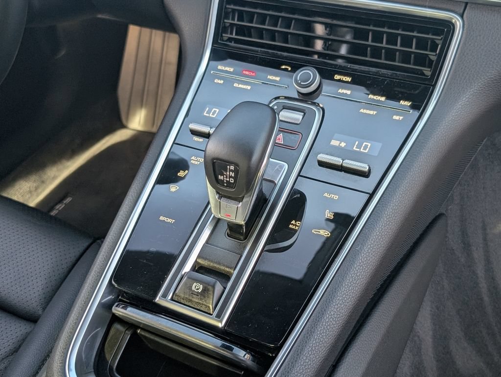 Certified 2019 Porsche Panamera image 16