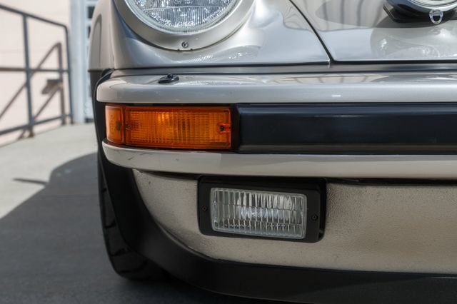 Used 1989 Porsche 911 Carrera RWD image 23