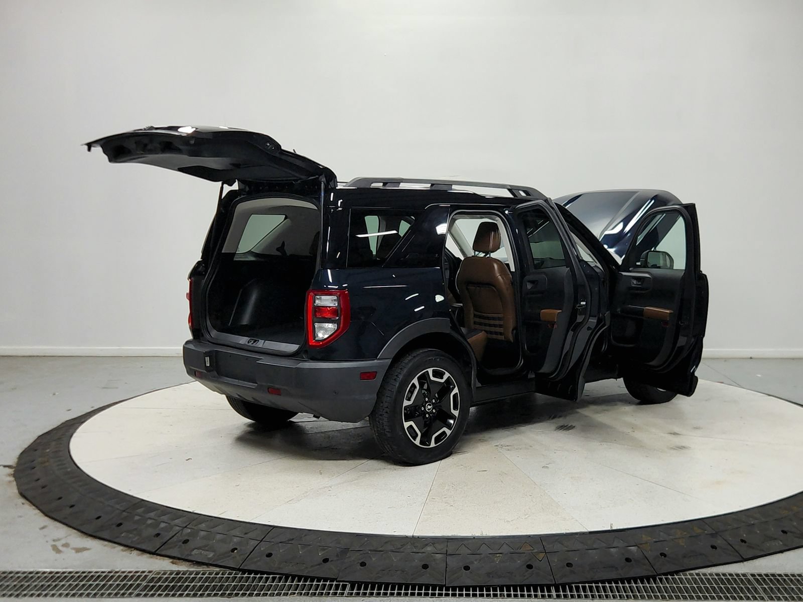 Used 2022 Ford Bronco Sport Outer Banks AWD/4WD image 16