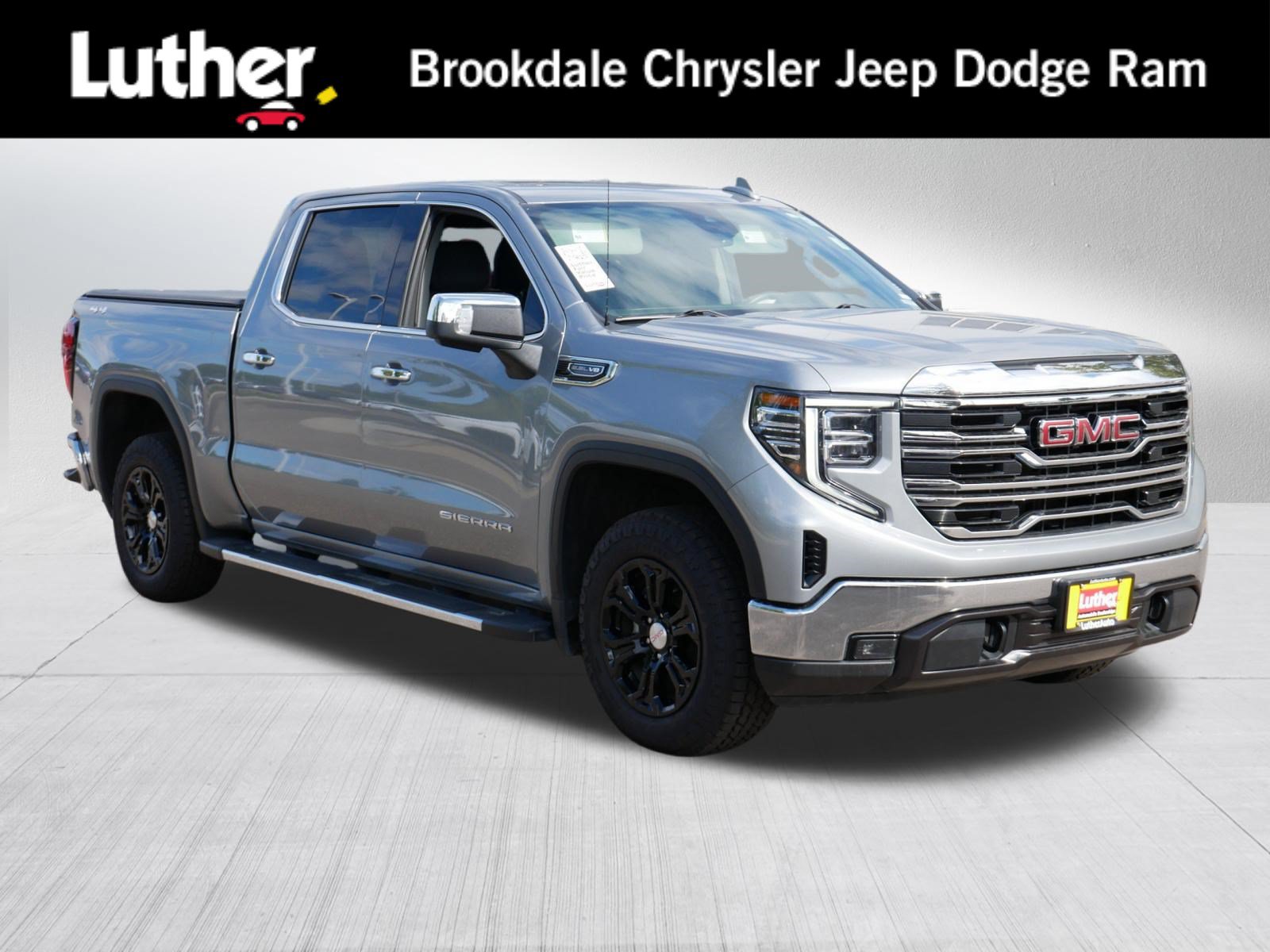 Used 2024 GMC Sierra 1500 SLT AWD/4WD image 1