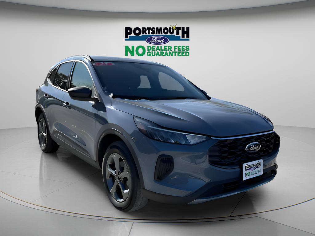 Used 2025 Ford Escape ST-Line w/ Tech Pack #1 AWD/4WD image 1