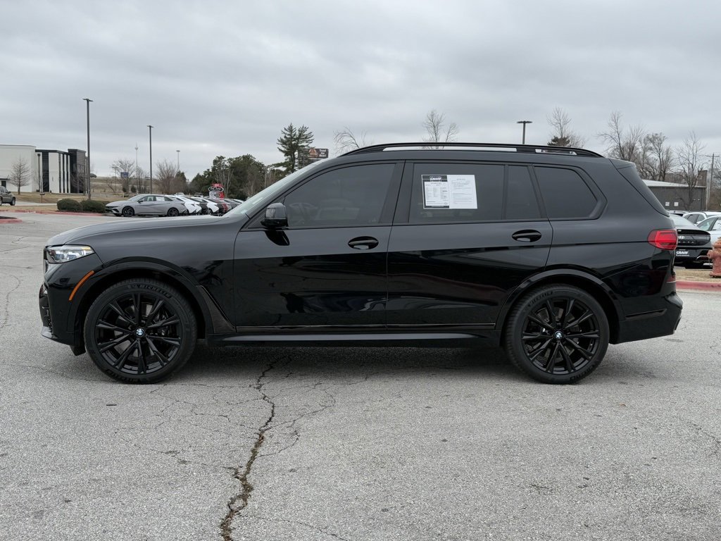 Used 2021 BMW X7 M50i image 4