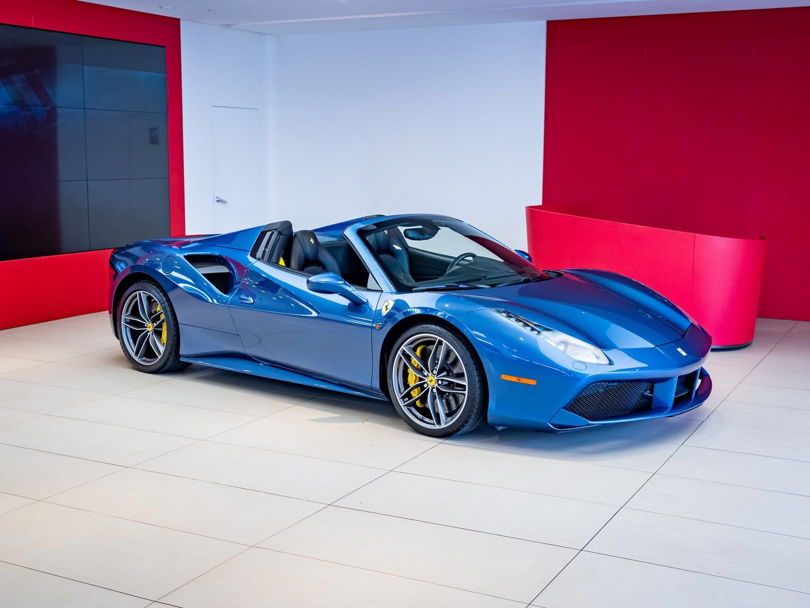Used 2017 Ferrari 488 Spider image 1