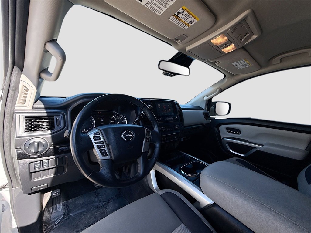 Used 2024 Nissan Titan SV w/ SV Convenience Package image 9