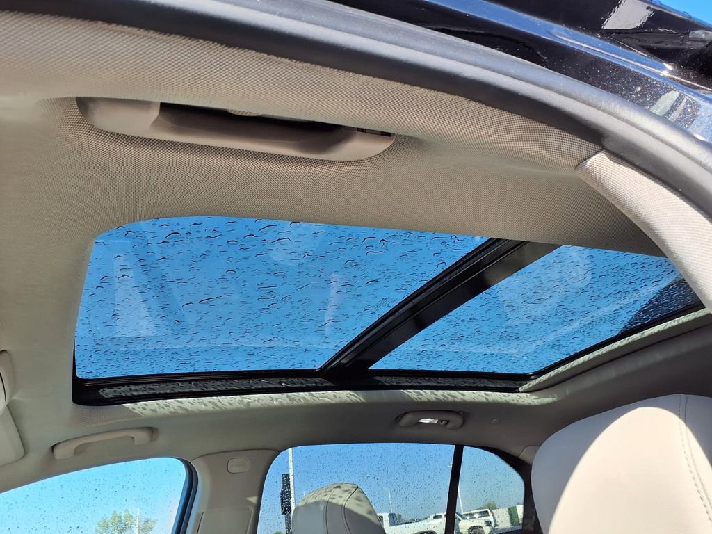 Used 2023 Cadillac XT4 Premium Luxury w/ Cold Weather Package AWD/4WD image 27