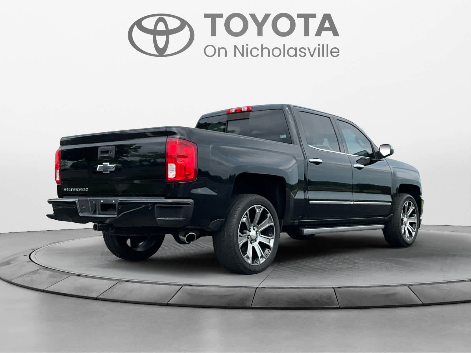 Used 2017 Chevrolet Silverado 1500 High Country AWD/4WD image 5